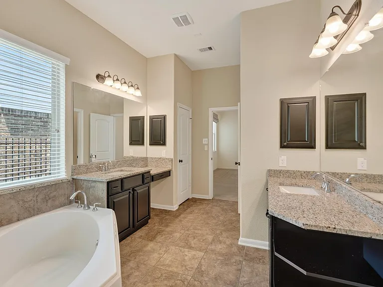 74 S Sawbridge Cir — Photo 25
