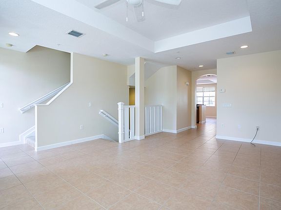 5th image of 2512 Gardens Pkwy