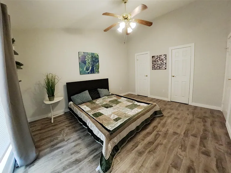 1881 Bering Dr #6 — Photo 25