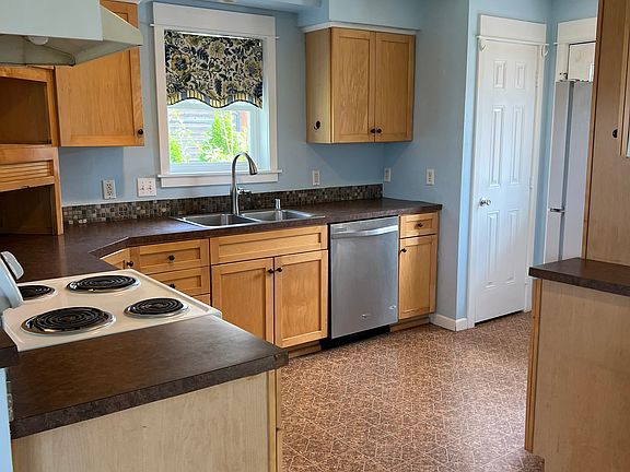 5th image of 1617 4th St