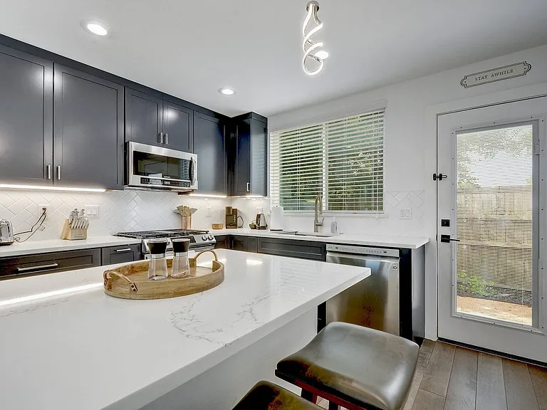 413 W Odell St #2 — Photo 7