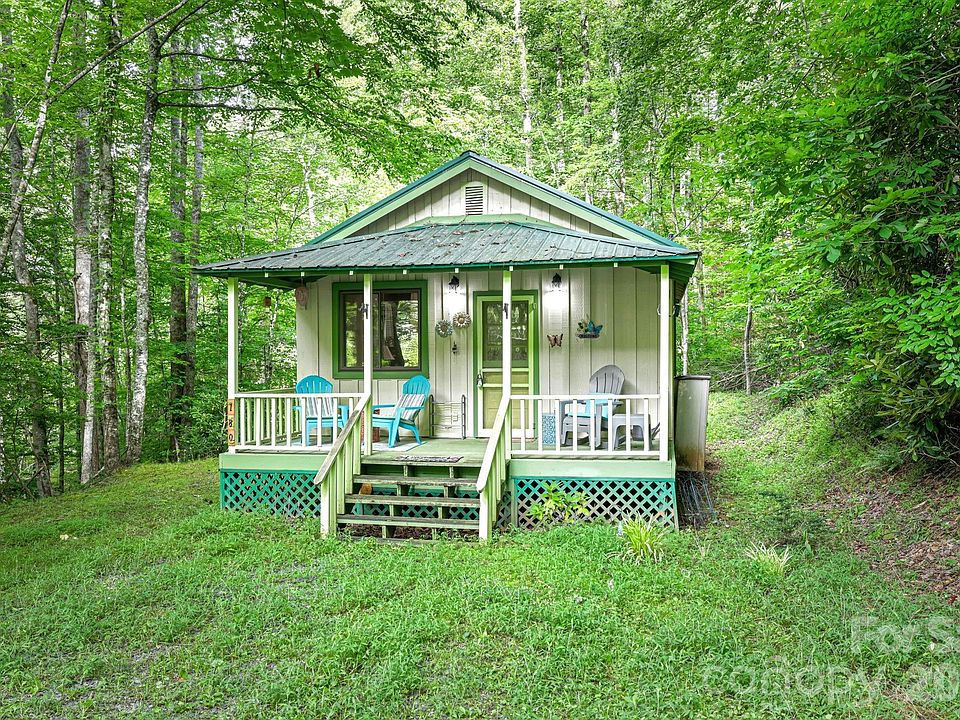 1st image of 180 Valley Ln