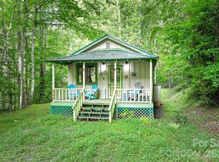 180 Valley Ln, Franklin, NC 28734