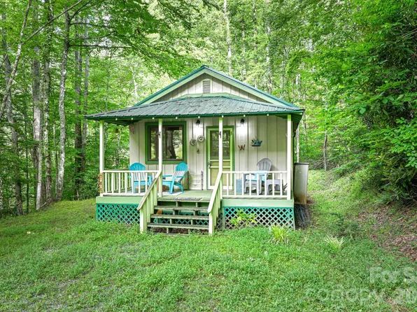 180 Valley Ln, Franklin, NC 28734