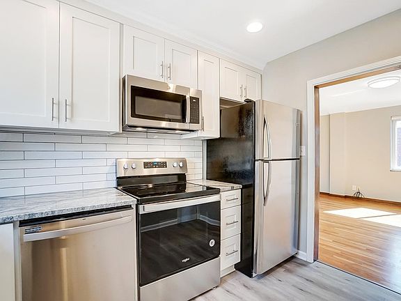 3rd image of 1435 Ashland Ave #B