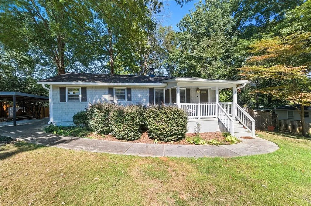 3 bed, 2.0 bath, 1138 sqft, $2,700 — Photo 1