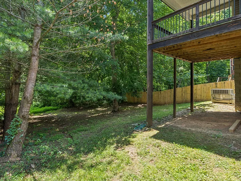 634 Hidden Valley Dr — Photo 35