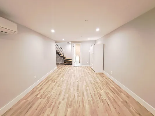 Rented by Friedman Mayer, LREB | media 19