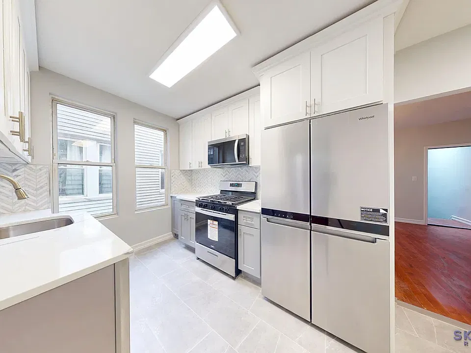 715 Commonwealth Ave #5