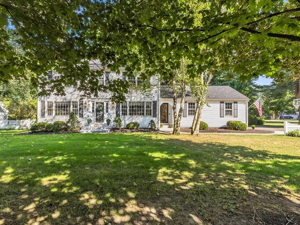 67 Blueberry Hill Rd, Longmeadow, MA 01106