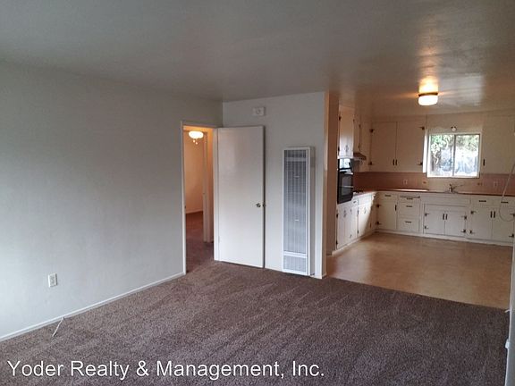 3rd image of 465 Magnolia St