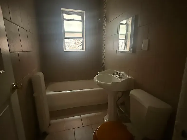 323 Park Ave #1L — Photo 4