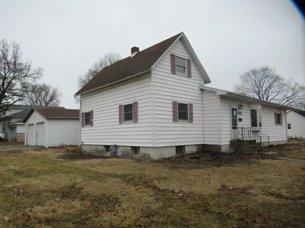 503 E Market St, Farmer City, IL 61842