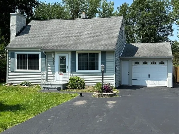 5841 Reis Dr, Cicero, NY 13039