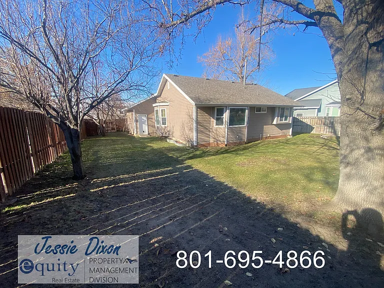 879 Rice Cir — Photo 17