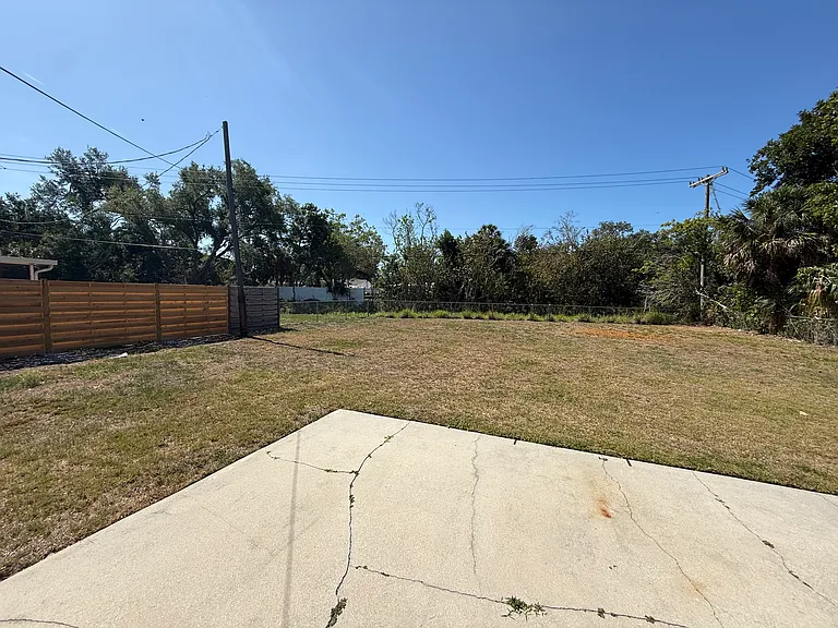 2604 Regatta Dr — Photo 32
