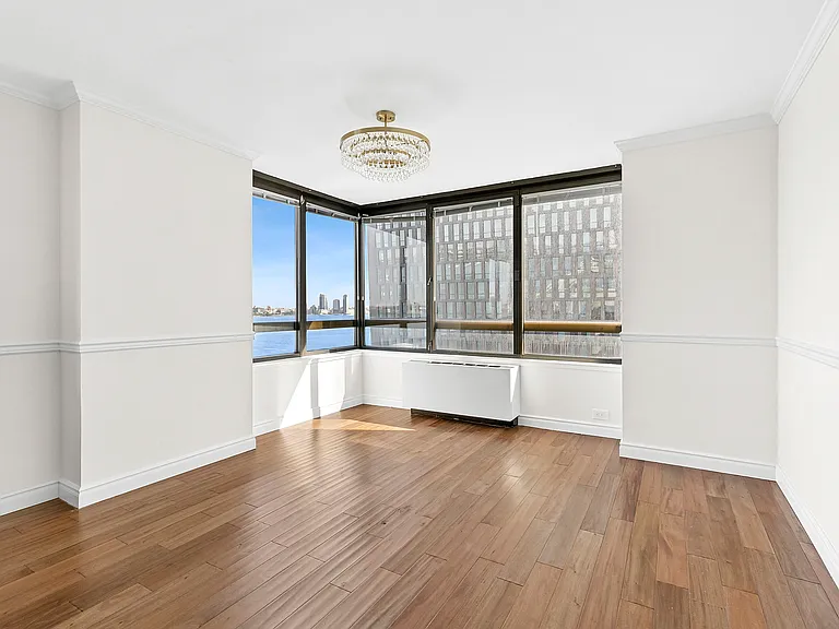630 1st Ave #14D — Photo 4