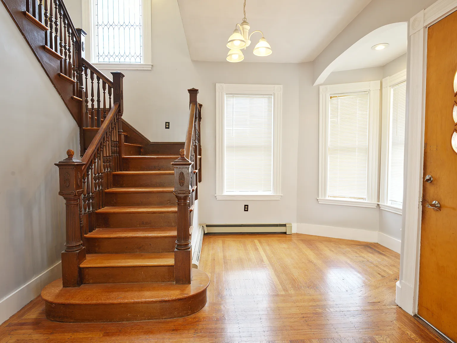 5 bed, 2185 sqft, $5,000 — Photo 3