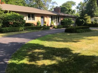3669 W Bradford Dr, Bloomfield Hills, MI 48301