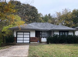 8213 NE 51st St, Kansas City, MO 64119