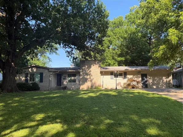1324 S Oak St, Ottawa, KS 66067