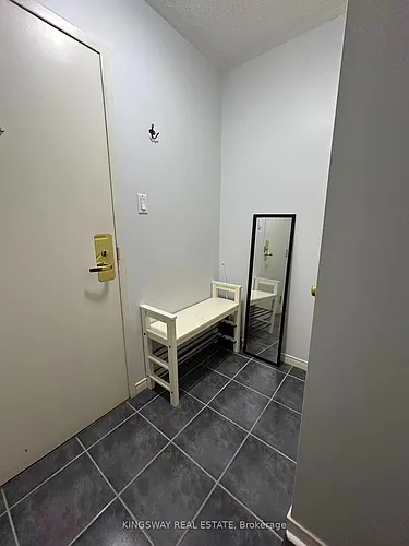 887 Bay St #301 Photo 1