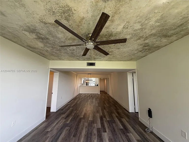 1705 Whitehall Dr #403 — Photo 6