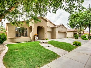 733 E Aquarius Pl, Chandler, AZ 85249