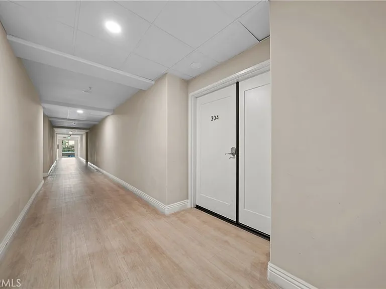 1598 Long Beach Blvd — Photo 26