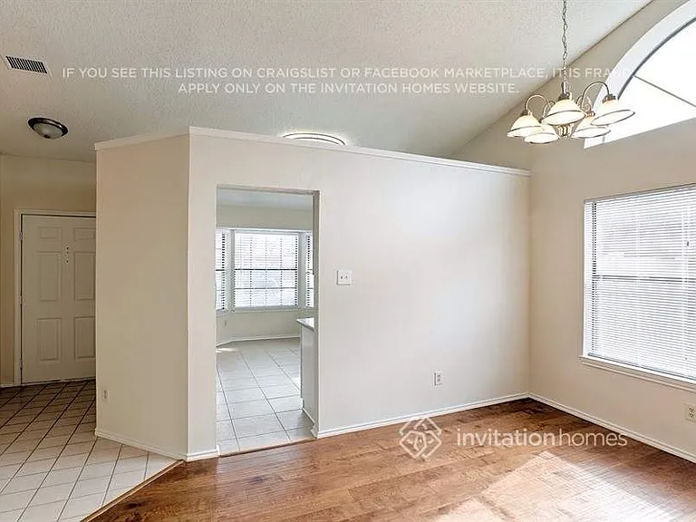 1504 Mountain Side Dr — Photo 2