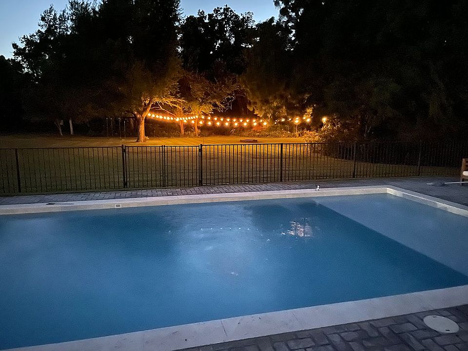 2nd image of 20601 Deer Springs Cir
