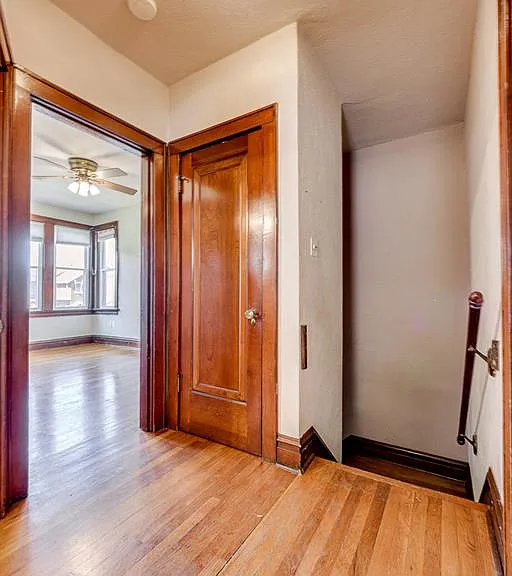 5058 Winona Ave — Photo 4