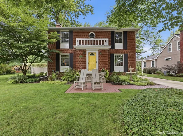 445 W Lawrence Ave, Zeeland, MI 49464