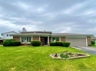 6131 Weybridge Dr, Dayton, OH
