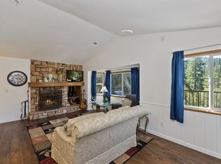 1040 Arbula Dr, Crestline, CA 92325