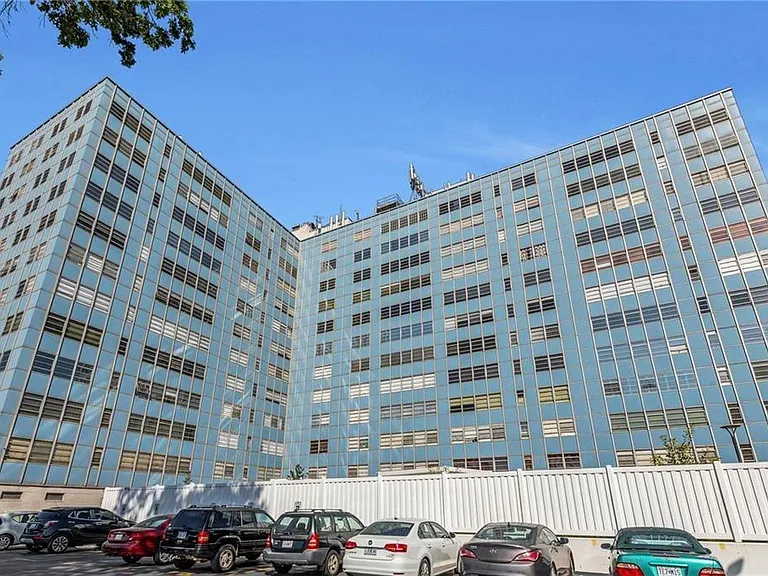333A W Meyer Blvd #1215A — Photo 22