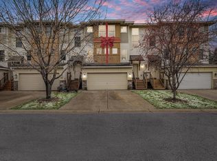1605 Deerwood Ln, Faribault, MN 55021