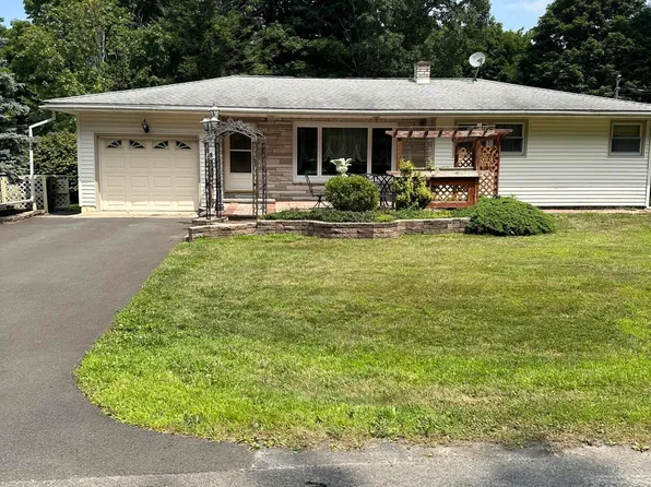 28 Hill Drive, Voorheesville, NY 12186