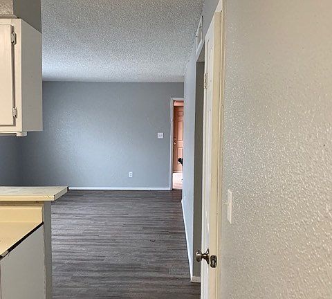 3rd image of 3007 W Louisiana Ave