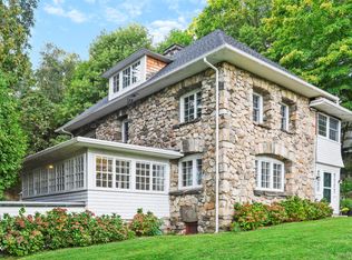 172 Valley Rd, Cos Cob, CT 06807
