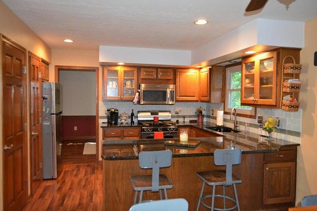 1st image of 5565 Parker Hill Ln