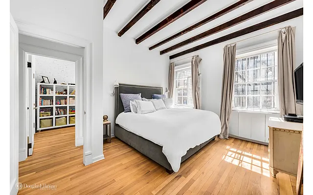 Sold by Douglas Elliman | media 15