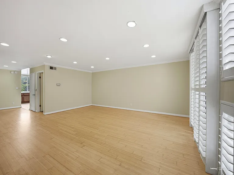 4610 Densmore Ave #9 — Photo 11
