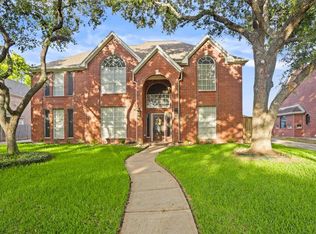 2719 Oakland Dr, Sugar Land, TX 77479