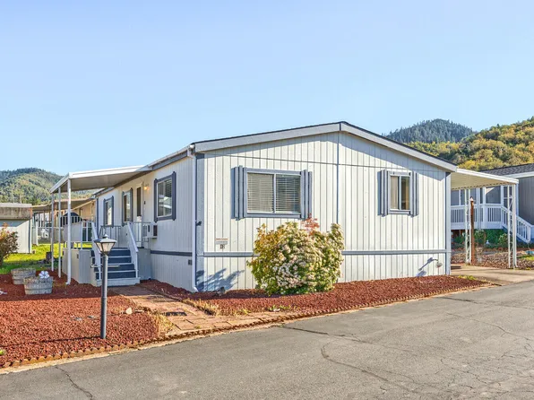 8401 Old Stage Rd Unit 12, Central Point, OR 97502
