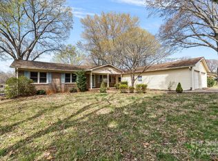 236 W Edison Dr, Statesville, NC 28625