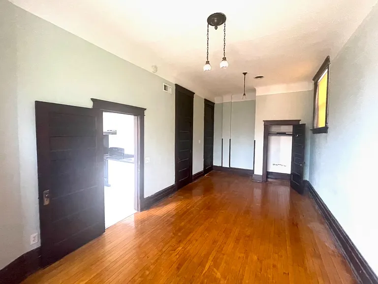 722 Francis St #302 — Photo 12