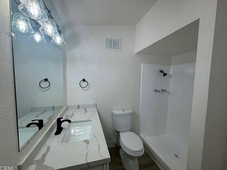 10615 Wolfe Ave #B — Photo 7