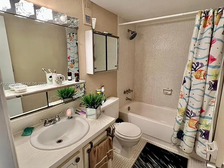 1700 NE 191st St #508 — Photo 6
