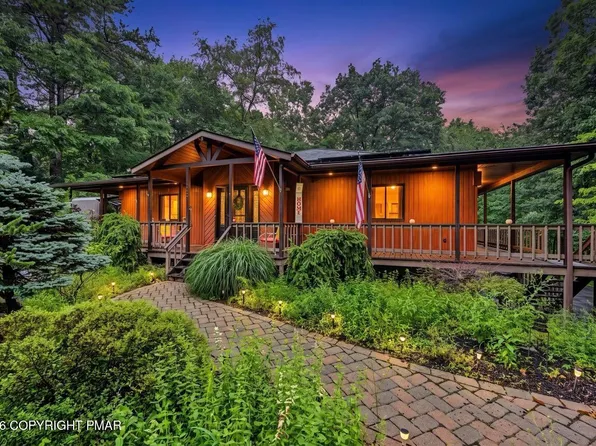 304 Devils Hole Rd, Cresco, PA 18326